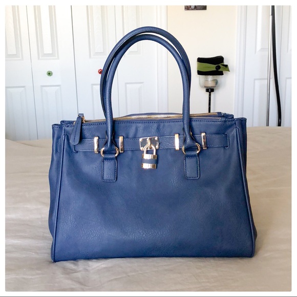 Aldo Handbags - ❤️Beautiful Navy Aldo Vegan Leather Tote❤️